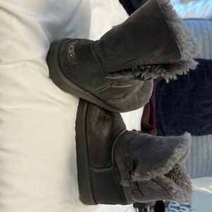 Bailey Button Uggs